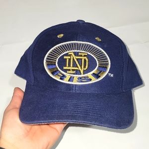 VTG 90s NOTRE DAME IRISH TOP OF THE WORLD SNAPBACK